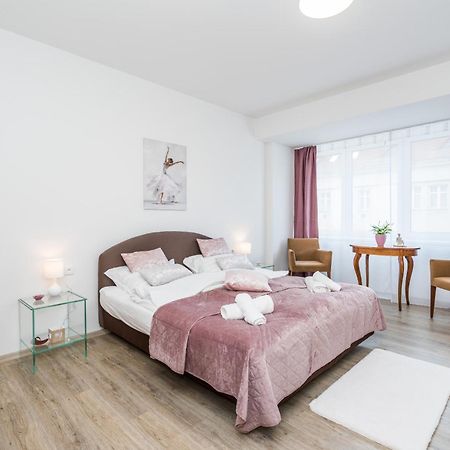 Perla Hradce 302 Apartment Hradec Kralove Exterior photo