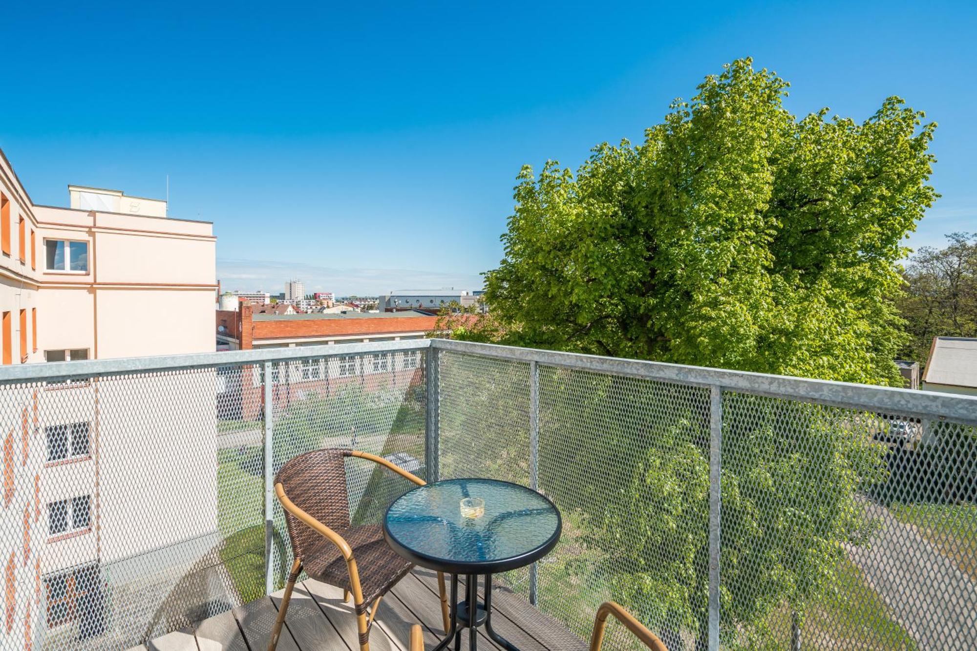 Perla Hradce 302 Apartment Hradec Kralove Exterior photo